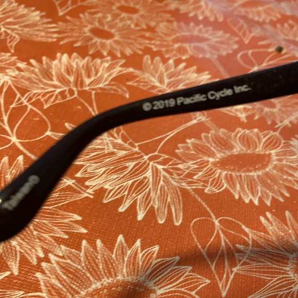 Mongoose pacific cycle inc sunglasses. - Picture 4 of 10